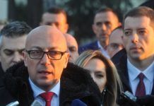 Sulmi ndaj policisë në Veri, vjen reagimi nga Lista Serbe: E akuzojnë Sveçlën për “provokim”