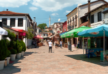 Mjekët rekomandojnë për mbrojtje nga i nxehti