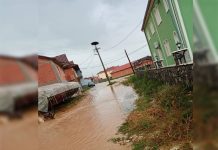 Uji tërhiqet nga fshatrat e përmbytura në Dollnen, është ndërperë energjia elektrike