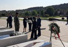 Presidenti i Shqipërisë nderon të rënët e familjes Jashari në Prekaz