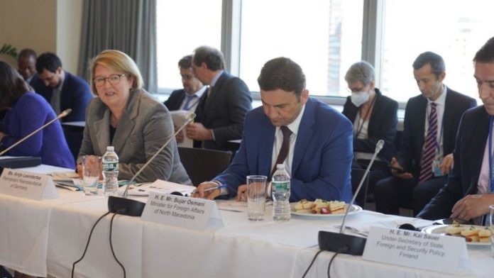 0B596ECC-2012-4F3C-92E5-CD23AF9AB4D0