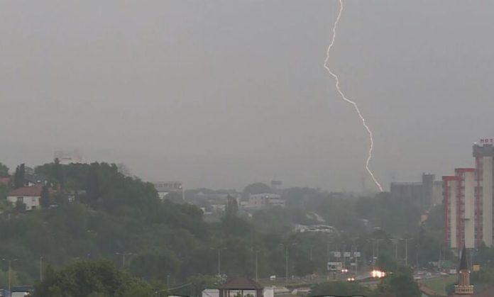 76E6251D-BC7A-429E-93D5-D3994C30F9FA