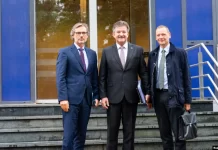 Diplomatët evropianë mbajnë “diskutim të rëndësishëm” me Kurtin