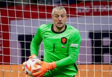 Bën debutimin me kombëtaren e Holandës tek në moshën 38-vjeçare – Shkëlqimi i vonë i Remo Pasveer