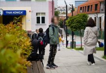 Këshilli i Prindërve del kundër kompensimit të orëve: S’i dërgojmë fëmijët në shkollë të shtunave