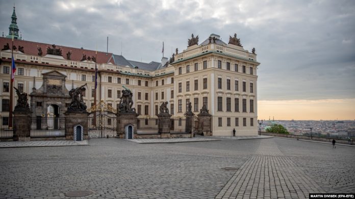 30D69069-65D0-4EE1-B345-2A33064CCD4B_w1023_r1_s