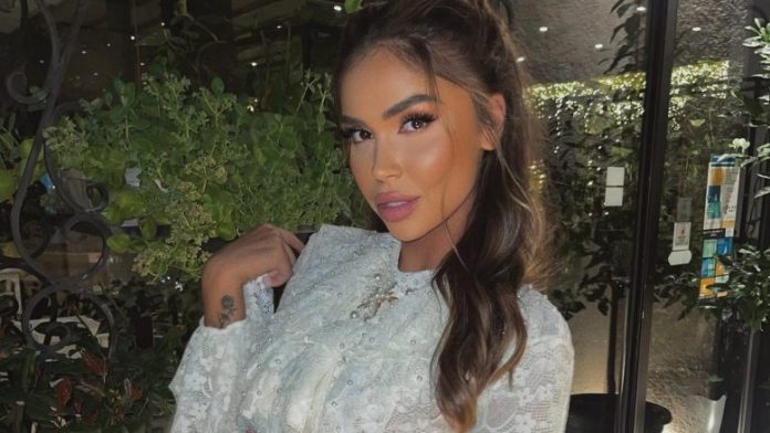 97BD3890-71CC-4B2A-A846-EE6746D960B1