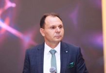 Biznesmeni ndan 10 mijë euro për familjen e të moshuarës që u rrah në Pejë