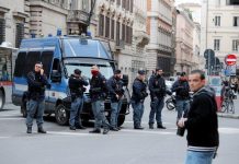 Një person i armatosur vret tri gra në Romë