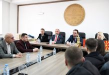 Rektori i UT-së Prof. Dr. Kushtrim Ahmeti priti në takim grupin e studentëve të Klinikës Juridike