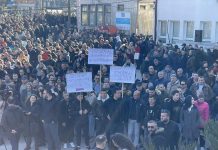 Serbët protestojnë në Shtërpcë: ‘Albin Kurti, fëmijët nuk ua falim!’