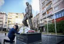 Ramush Haradinaj kujton Zahir Pajazitin, Hakif Zejnullahun dhe Edmond Hoxhën