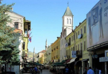 Manastiri, qyteti i alfabetit nuk guxon të flas shqip!