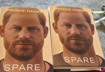 Del zyrtarisht në shitje libri i Princit Harry, njerëzit zënë radhën për ta blerë
