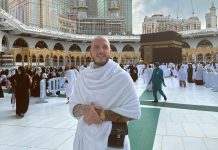 Mozzik ka udhëtuar drejt Mekës dhe i lumtur ka kërkuar nga Zoti faljen e mëkateve