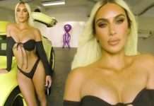 Kim Kardashian nuk lë vend për imagjinatë në pozat në bikini