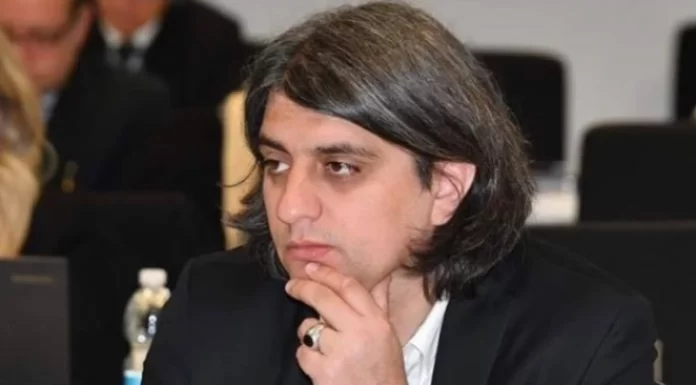 5A40AAA5-ACC0-463E-9155-75F2C16B7002