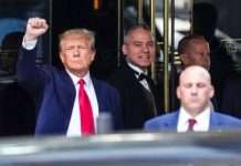 Trump largohet nga gjykata, pasi u deklarua i pafajshëm (VIDEO)