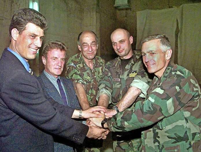 hashim-thaci-bernard-kouchner-1536x1166