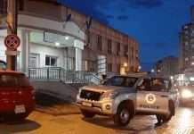 Pejë, një person i dehur godet veturën e Policisë