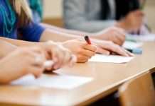 Mbi 15,000 maturantë në Maqedoninë e Veriut filluan provimet shtetërore të maturës