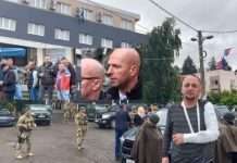 Elvis Hoxha: Kosova, vend i gazetarëve të lënduar dhe analistëve të pasuruar