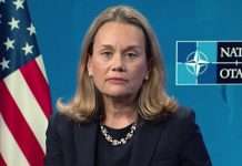Ambasadorja amerikane në NATO: Dialogu e vetmja rrugë për të ulur tensionet në veri të Kosovës