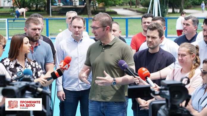 Христијан-Мицкоски-1