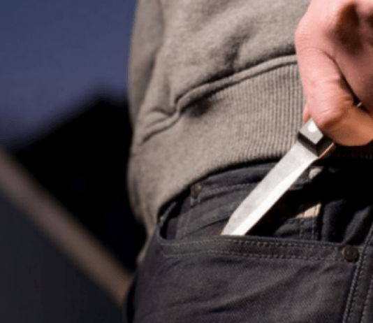 Plagoset me thikë, shkak mosmarrëveshja në trafik në Tetovë