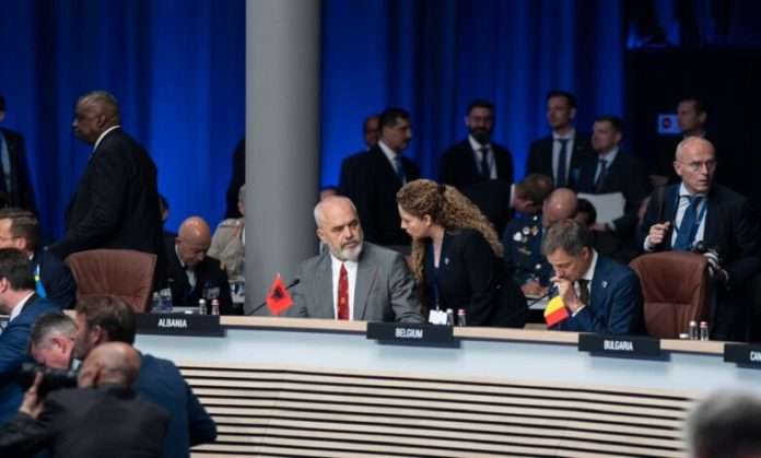 Edi-Rama-dhe-Olta-Xhacka-780x470