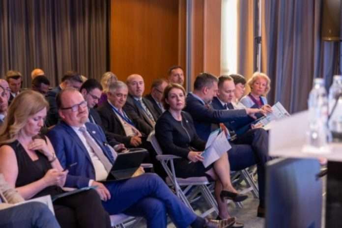 auto_222221688889265