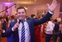 Afrim Muçiqit natën e dasmës çifti i kërkojnë këngën “Ne po ndahemi”