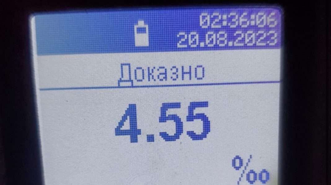 B2FB472F-EE2B-4D9C-B547-06EC905B120E