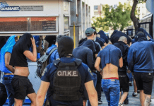 Gati 100 tifozë kroatë përballen me akuza për vrasje në Greqi, pas përleshjes vdekjeprurëse