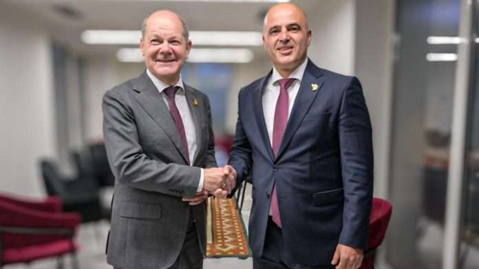 1AE4279E-1423-4EA1-9B3E-189D44C10224