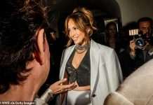 Jennifer Lopez tejet glamoroze në mbrëmjen e Brunello Cucinelli në Los Angeles