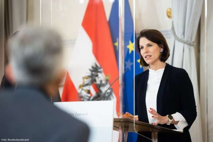 karoline-edtstadler