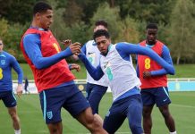 Bellingham lë grumbullimin me Anglinë, kthehet në Madrid për të vazhduar procesin e rikuperimit