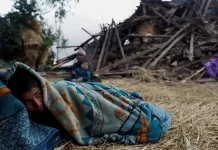 157 të vdekur nga tërmeti në Nepal, mijëra banorë kalojnë natën jashtë në të ftohtë