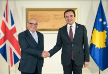 Kurti takoi Peachin: Ushtarët britanikë në Kosovë po i kontribuojnë situatës së sigurisë