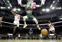 Spektakël në Fiserv Forum, Milwaukee mposht Chicagon pas vazhdimeve