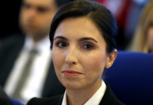Inflacioni shtyn shefen e Bankës Qendrore të Turqisë të jetojë me prindërit
