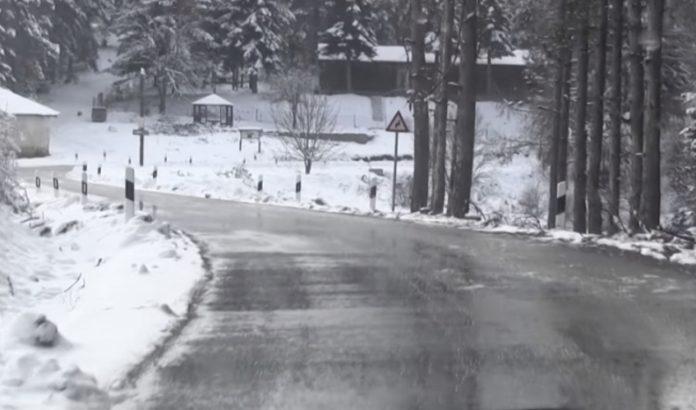 B27CB154-D9FD-4983-ACEA-B91349C113AB