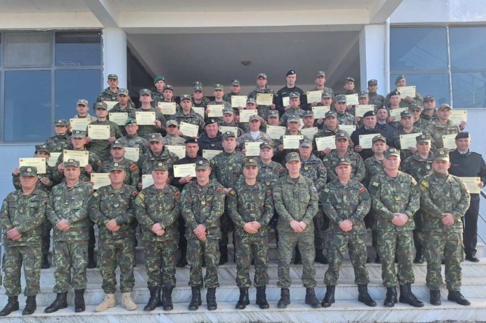 Nenoficeret-e-FSK-diplomojne-ne-Shqiperi