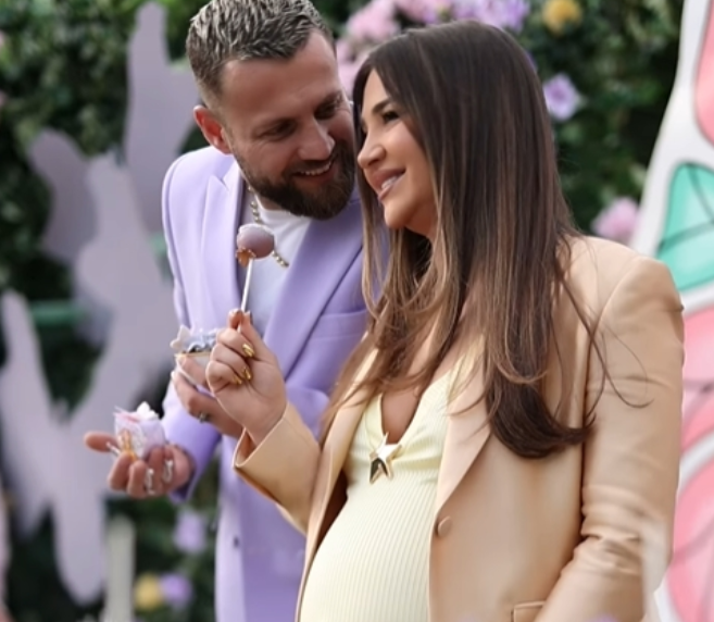 “Një flutur e vogël po vjen”, Kiara dhe Luizi publikojnë imazhe nga festa e ‘baby shower’ për fëmijën e tyre të parë në ardhje