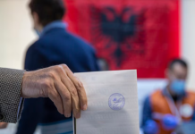 Kryetari në detyrë i Himarës jep dorëheqje nga paraburgimi