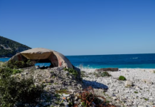 Brenda ishullit Sazan: Bunkerët dhe tunelet e Shqipërisë komuniste