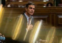 Pavarësisht parlajmërimeve, kryeministri i Spanjës nuk do të japë dorëheqjen pas akuzave ndaj gruas së tij