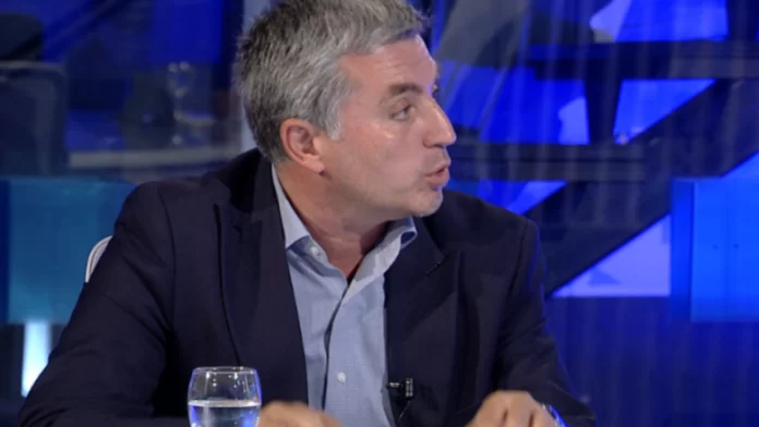 15C55E42-D8A7-4A2B-B3E8-CDE6980C1E77