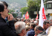 “Me pagat që marrim mezi arrijmë ta mbyllim muajin” – Punëtorët protestojnë në Shkup